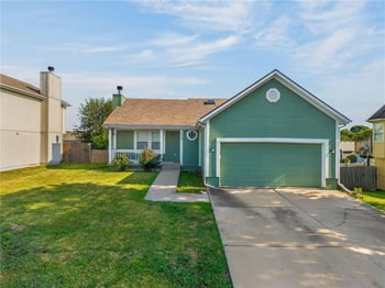 208 NW 112th Ter, Kansas City, MO 64155