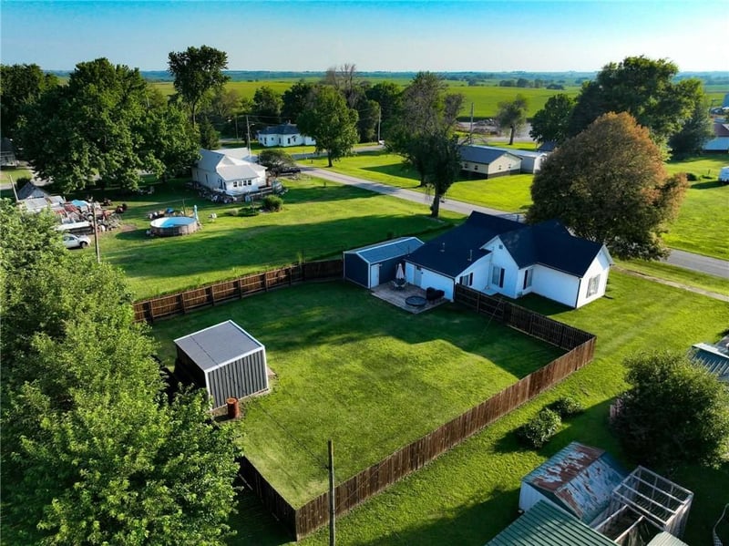 312 Sycamore St, Fairview, KS 66425