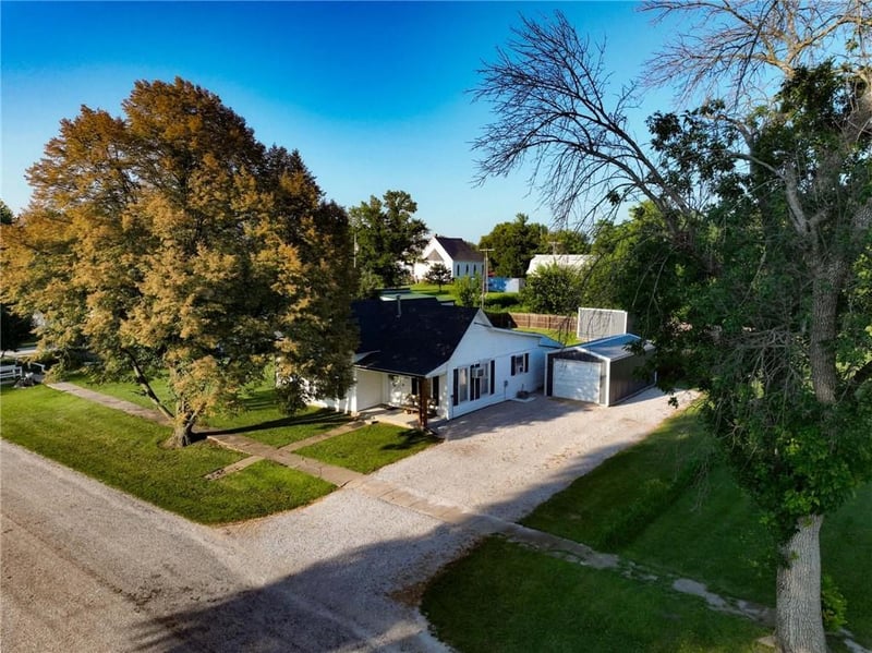 312 Sycamore St, Fairview, KS 66425