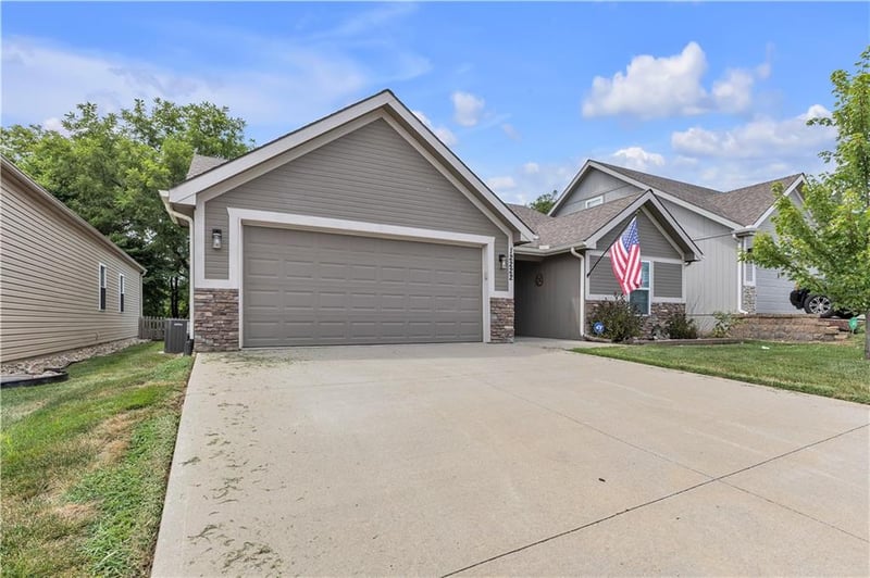 12222 Atkins Ave, Kansas City, MO 64163