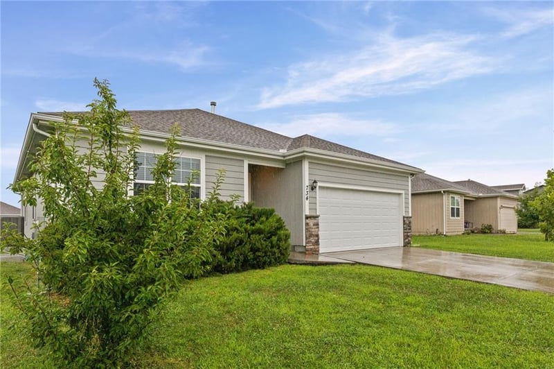 734 Cypress St, Gardner, KS 66030