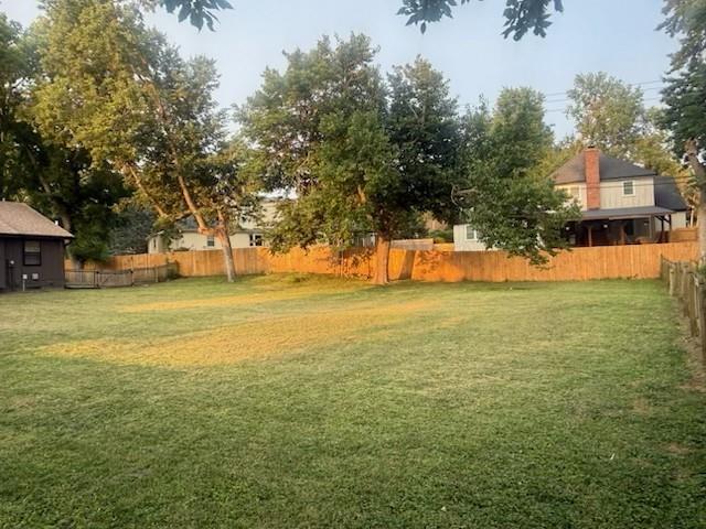 3315 Shady Lane Dr, Gladstone, MO 64119