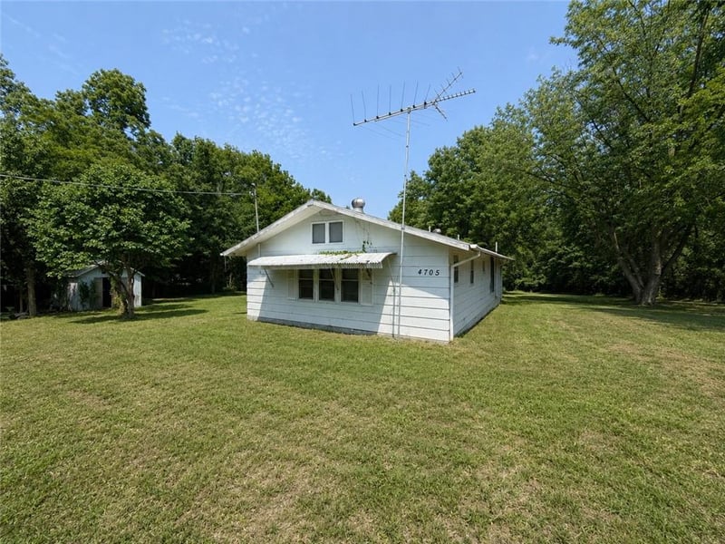 4705 Koger Rd, Sibley, MO 64088