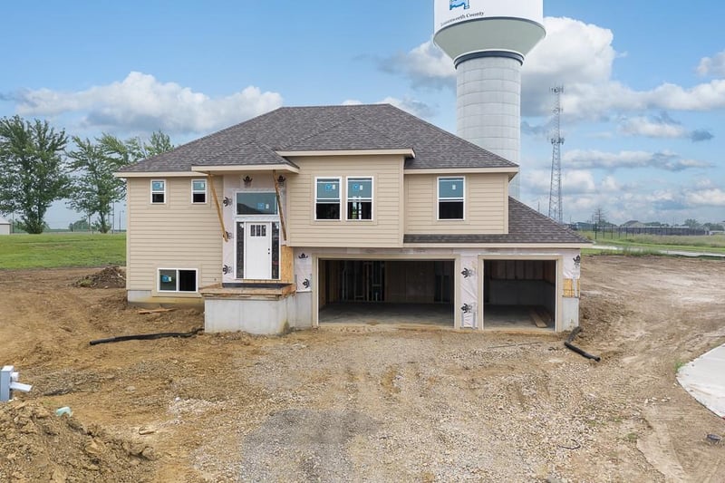 15589 Sheridan Ct, Basehor, KS 66007