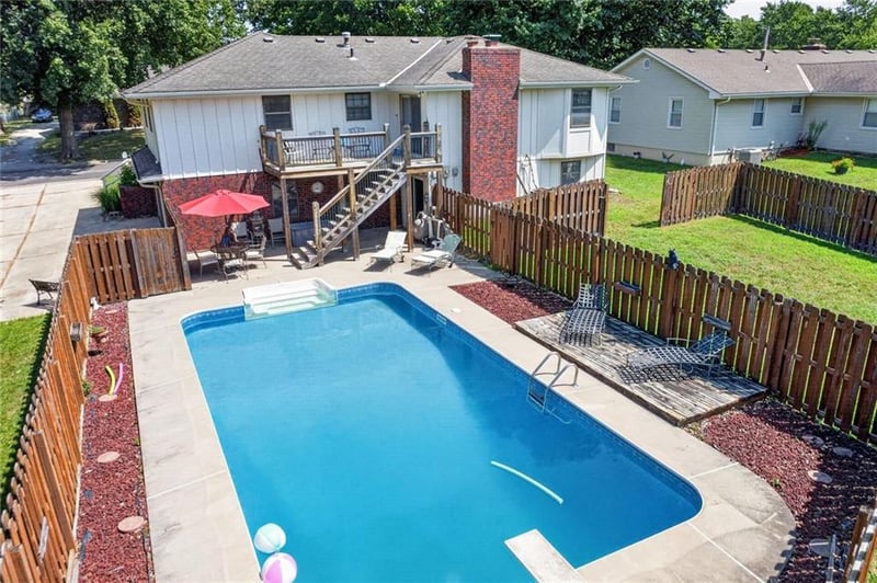 408 Walnut St, Odessa, MO 64076