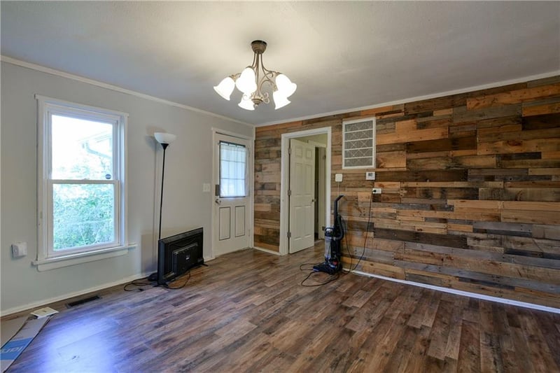 407 S Clarke Ave, Clever, MO 65631