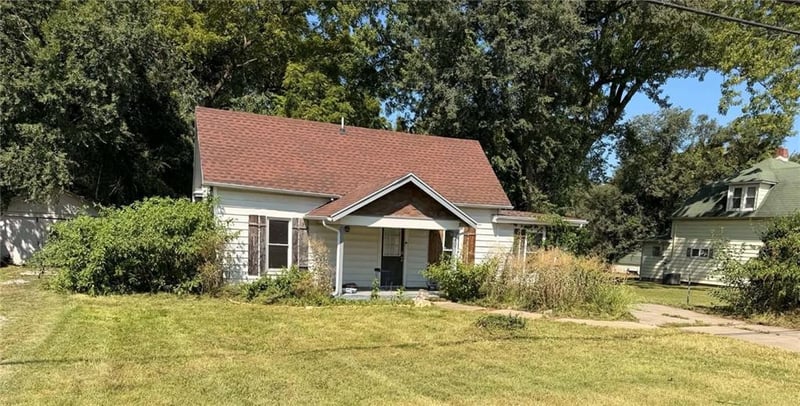 407 S Clarke Ave, Clever, MO 65631