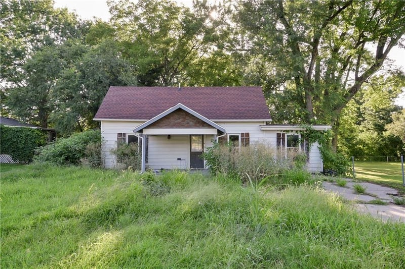 407 S Clarke Ave, Clever, MO 65631