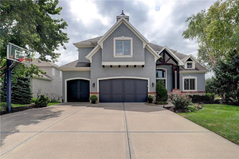 11515 165th Ter, Overland Park, KS 66221