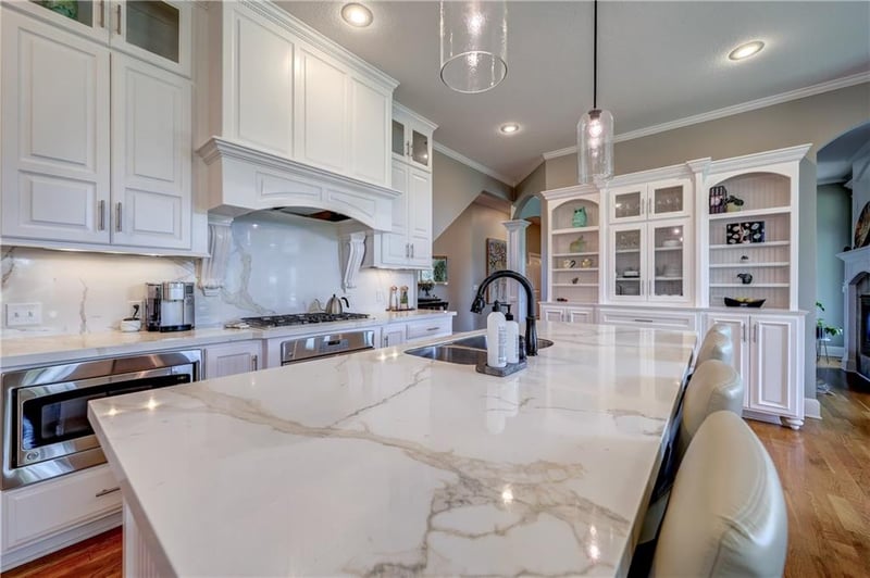 11515 165th Ter, Overland Park, KS 66221