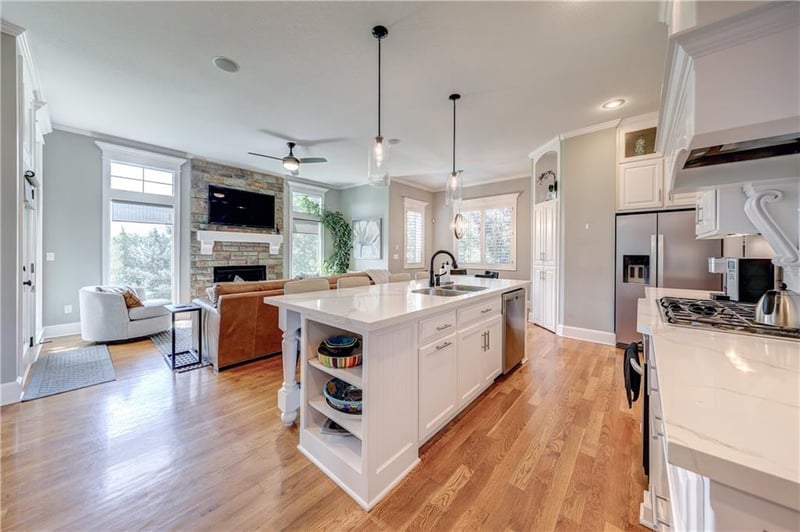 11515 165th Ter, Overland Park, KS 66221