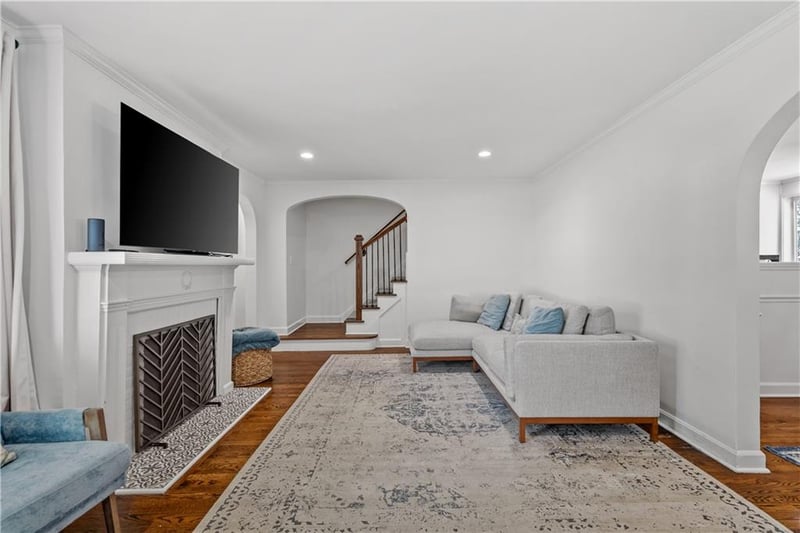 1260 W 72nd St, Kansas City, MO 64114