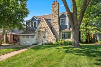 1260 W 72nd St, Kansas City, MO 64114