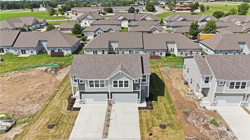 1410 4th St, Louisburg, KS 66053