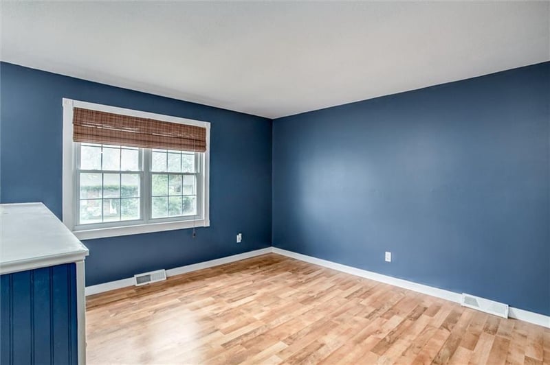 2409 Salem Ct, Blue Springs, MO 64015