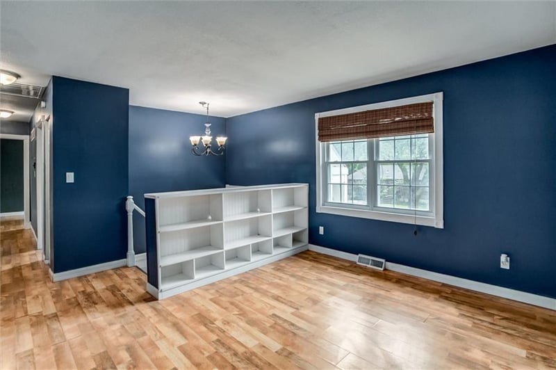 2409 Salem Ct, Blue Springs, MO 64015