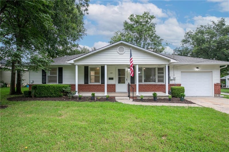 109 Delaware St, Butler, MO 64730