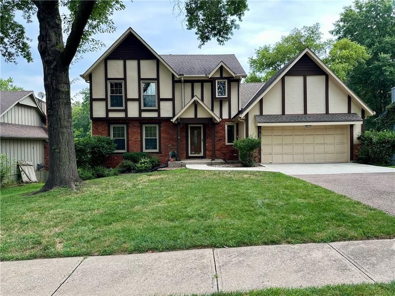 10183 Switzer Rd, Overland Park, KS 66212