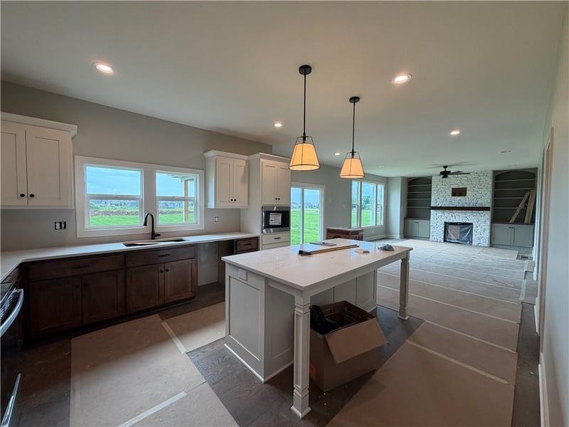 16978 Brentwood St, Olathe, KS 66062