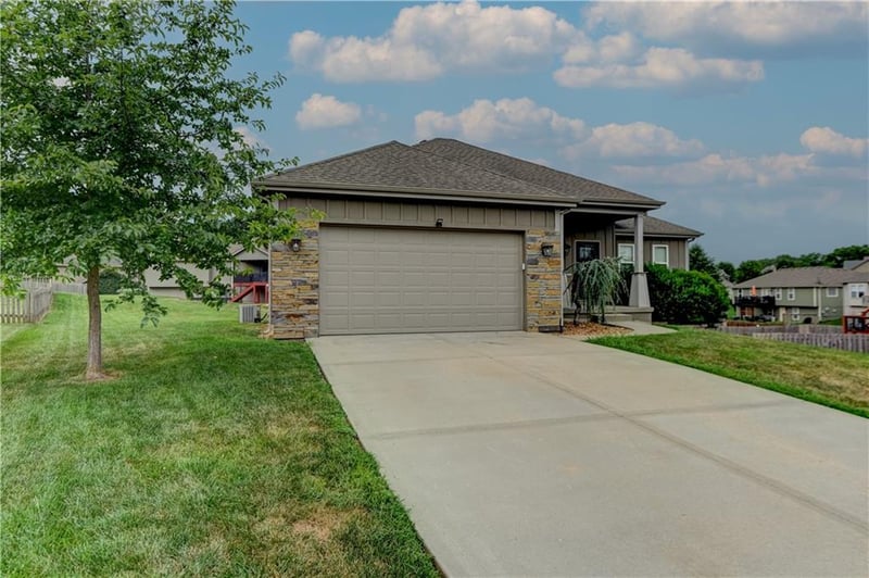 599 Linda Ct, Liberty, MO 64068