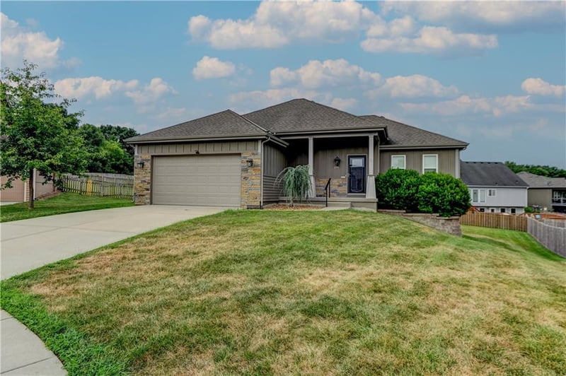 599 Linda Ct, Liberty, MO 64068