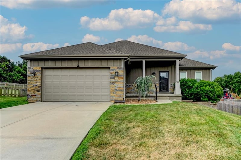 599 Linda Ct, Liberty, MO 64068