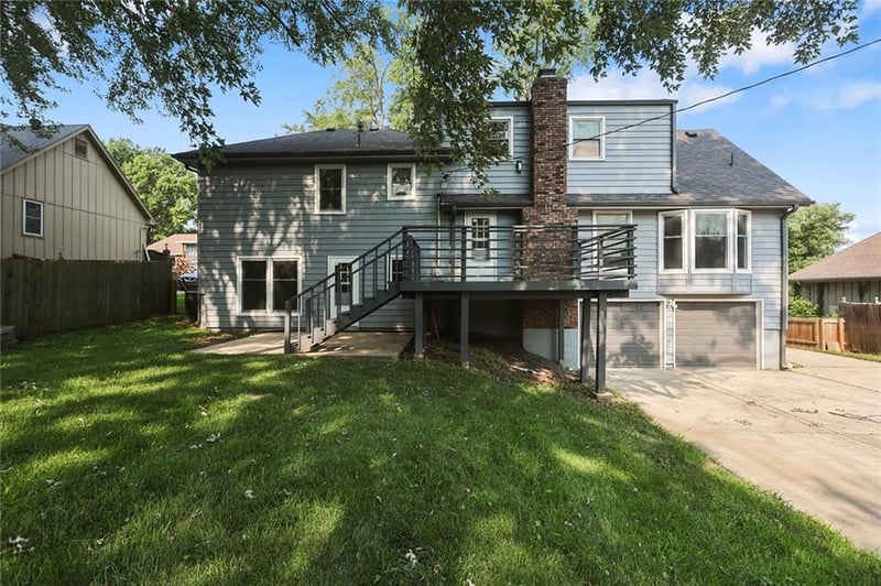 920 17th St, Blue Springs, MO 64015