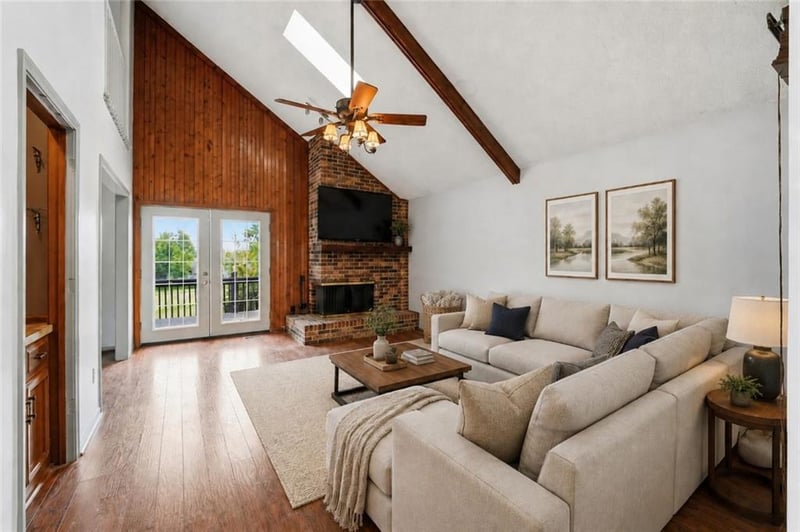 701 NE Burning Tree St, Lee's Summit, MO 64064