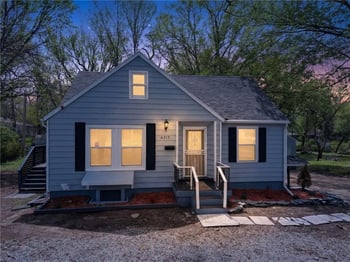 6315 E Red Bridge Rd, Kansas City, MO 64134