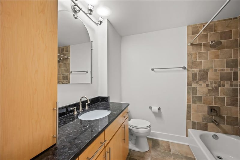 4614 Holly St #3, Kansas City, MO 64112