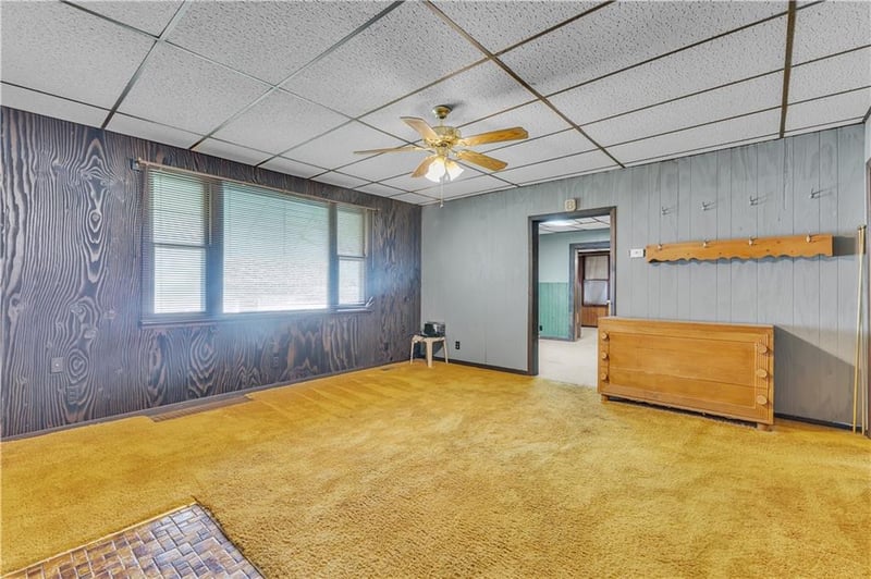 2012 Highly St, St Joseph, MO 64501
