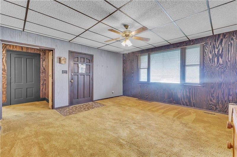 2012 Highly St, St Joseph, MO 64501