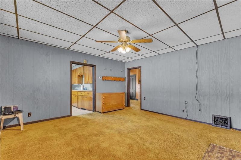 2012 Highly St, St Joseph, MO 64501
