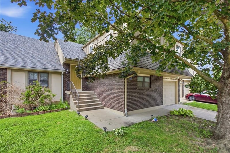 2811 4th Street Ter, Blue Springs, MO 64014