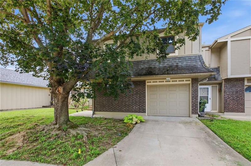 2811 4th Street Ter, Blue Springs, MO 64014
