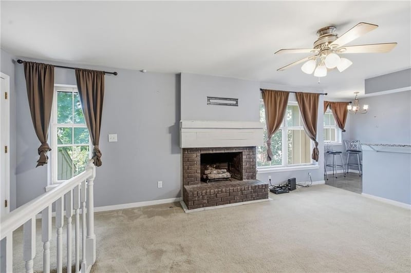 2811 4th Street Ter, Blue Springs, MO 64014