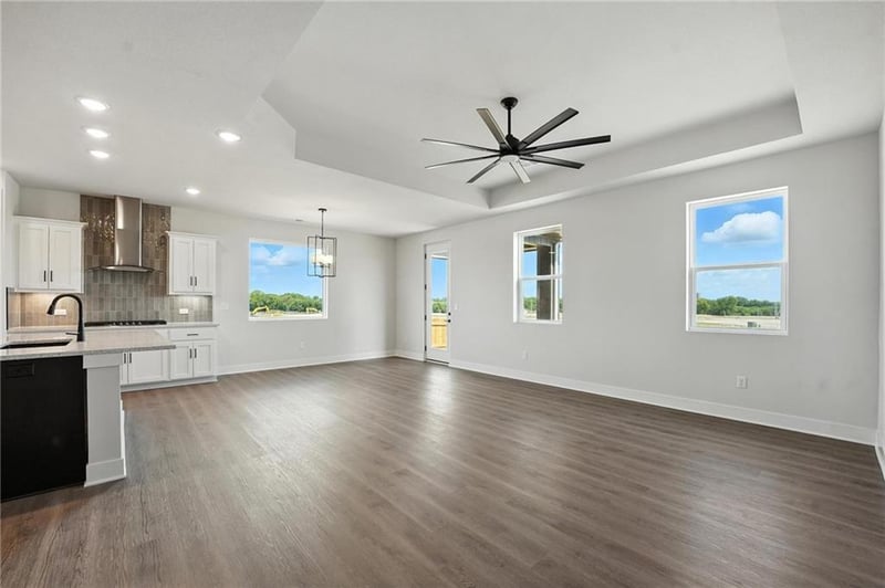 1415 163rd Cir, Basehor, KS 66007