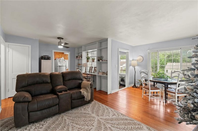 5056 Marvin Rd, Kansas City, MO 64118