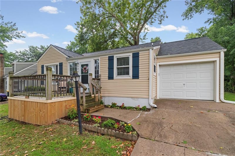 5056 Marvin Rd, Kansas City, MO 64118