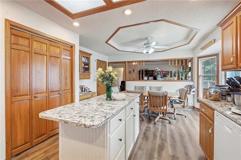 813 Foxtail Dr, Grain Valley, MO 64029