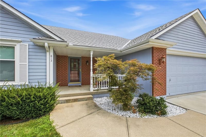 813 Foxtail Dr, Grain Valley, MO 64029