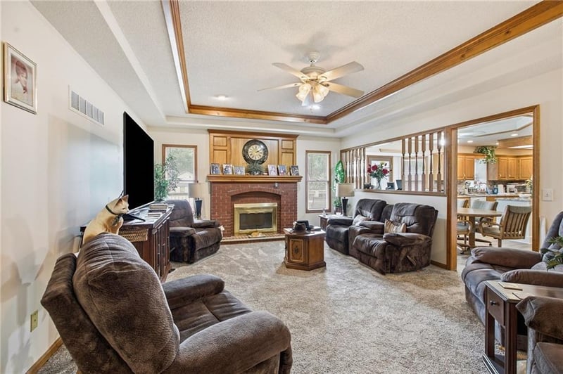 813 Foxtail Dr, Grain Valley, MO 64029