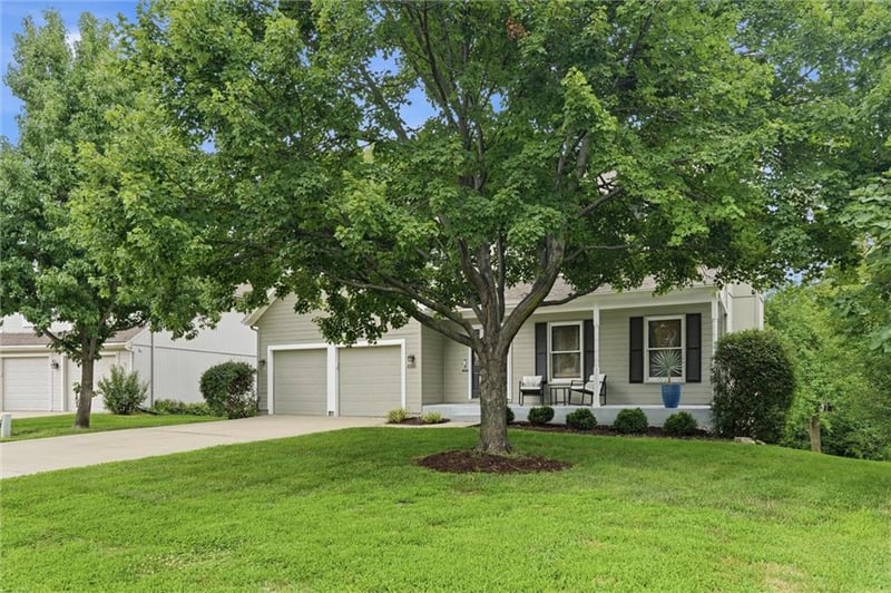 6500 155th St, Overland Park, KS 66223