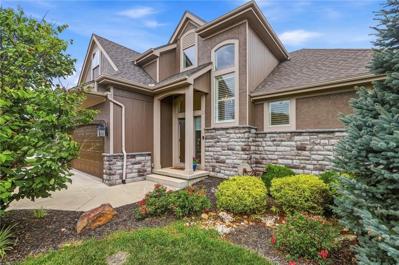 16503 Parkwood St, Olathe, KS 66062