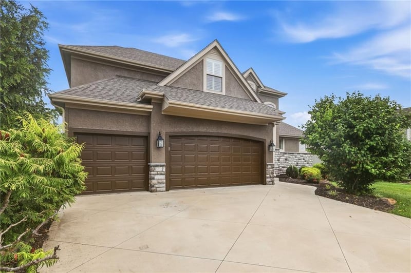 16503 Parkwood St, Olathe, KS 66062