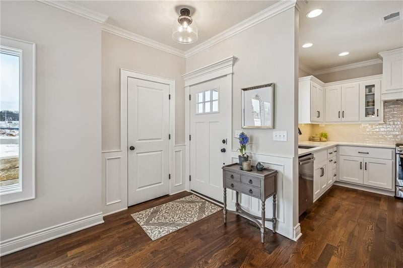 11413 Waterford Dr, Olathe, KS 66061
