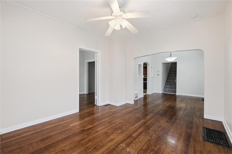6033 Harrison St, Kansas City, MO 64110