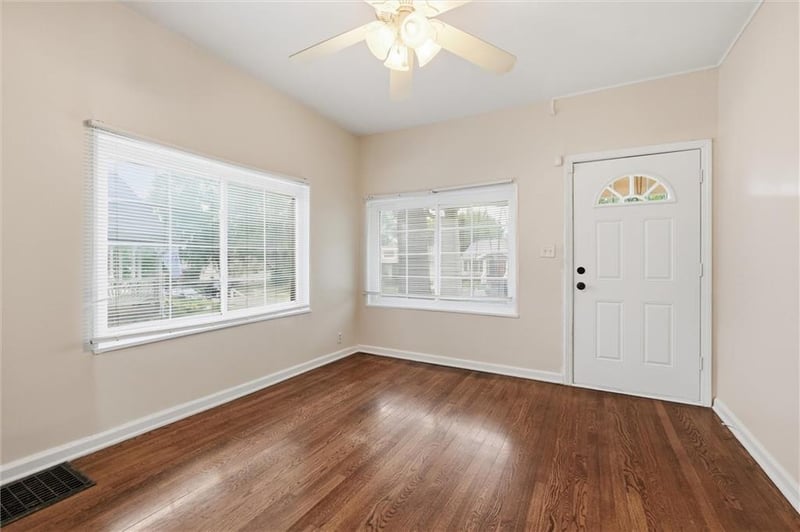 6033 Harrison St, Kansas City, MO 64110