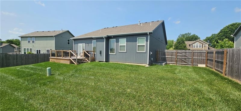 12432 Live Oak Cir, Peculiar, MO 64078
