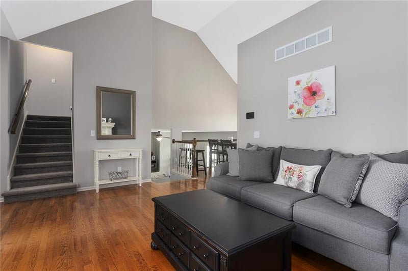 10904 Manchester Ave, Kansas City, MO 64157
